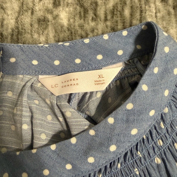 LC Lauren Conrad Blue and White Polka Dot Blouse - Picture 4 of 6